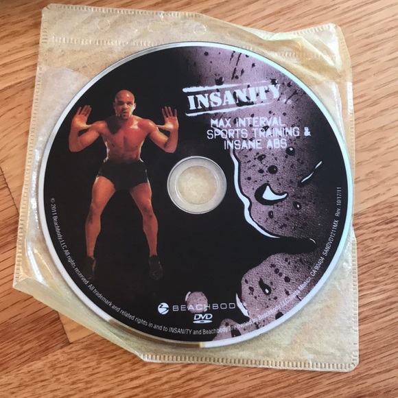 Insanity 60 Day Work Out featuring Shaun T - Picture 9 of 12